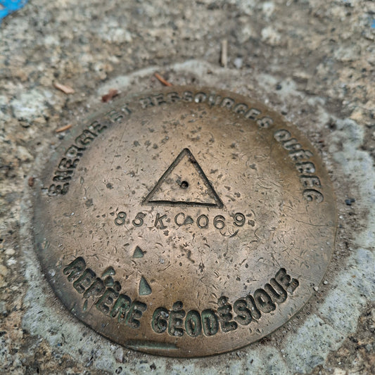 Repėre Géodésique