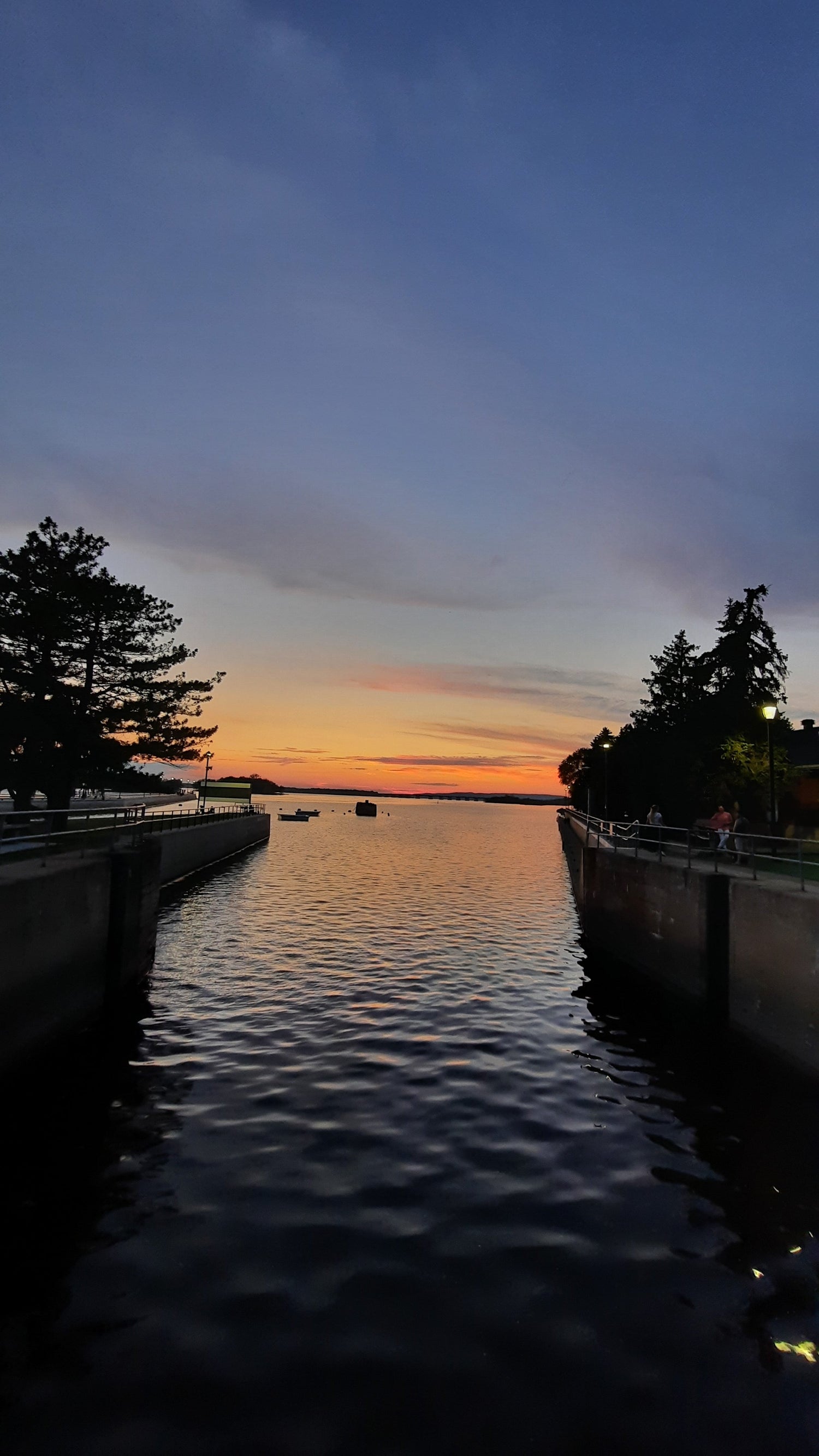 Crépuscule De Sainte-Anne-De-Bellevue Au Lac Des Deux Montagnes 6 Juillet 2021