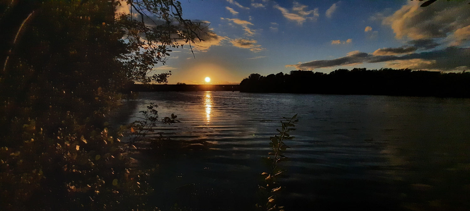 Coucher De Soleil Du 26 Septembre 2021 18H15 (Vue 0) Rivière Magog À Sherbrooke. Pont Jacques