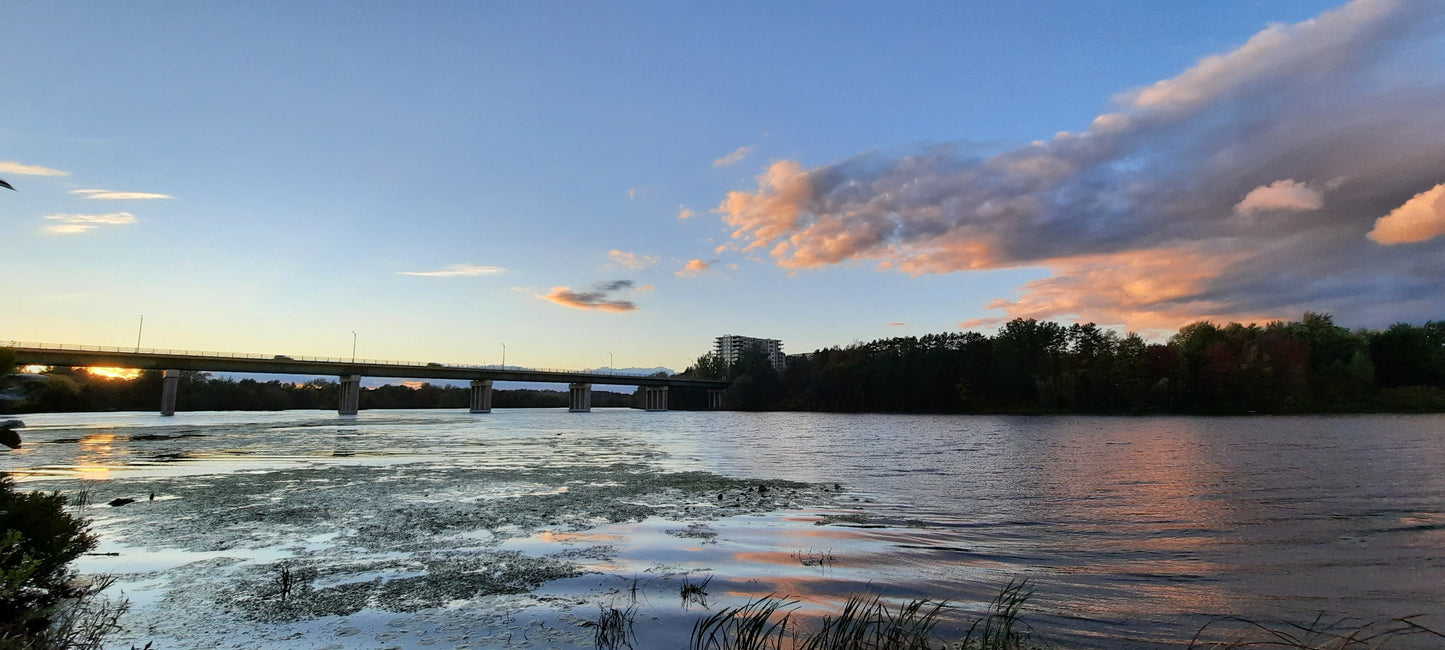 Crépuscule Du 26 Septembre 2021 18H27 (Vue Ep1) Rivière Magog À Sherbrooke. Pont Jacques Cartier