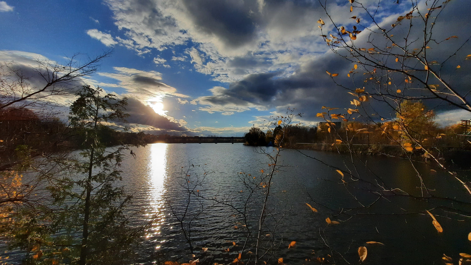 Soleil Et Nuages 2 Novembre 2021 16H24 (Vue 2.3)