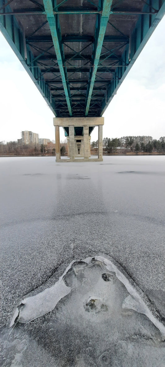 Trouve Le Trou Dans La Glace 2021-11-30 09:00 Pont Jacques Cartier À Sherbrooke (Vue Spn)