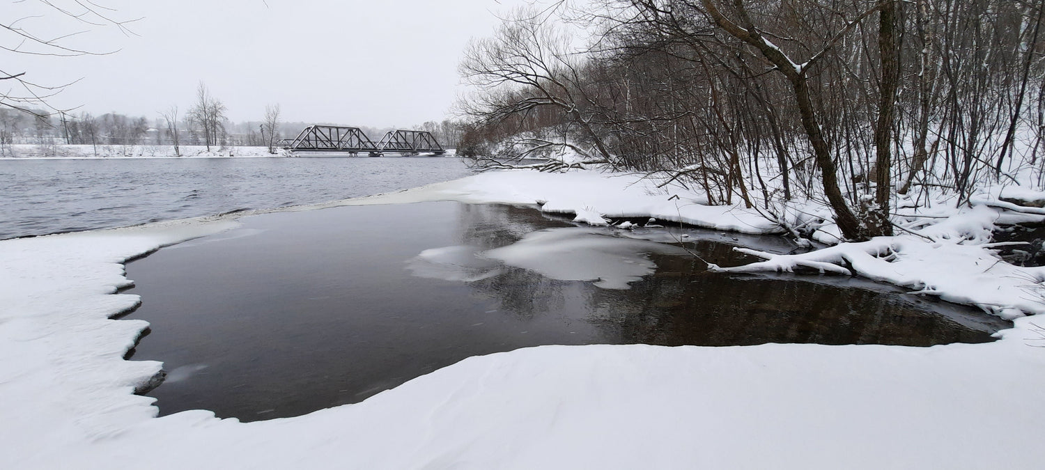 12 Mars 2022 - Le Pont Noir Et Le Jacques Cartier De Sherbrooke Sous La Neige (Vue 1)