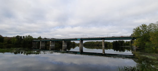 Trouve La Congestion Sur Le Pont (Vue T1)