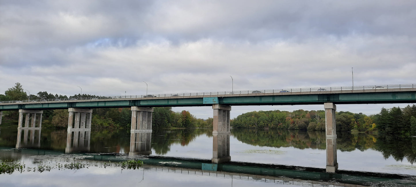 Trouve La Congestion Sur Le Pont (Vue T1)